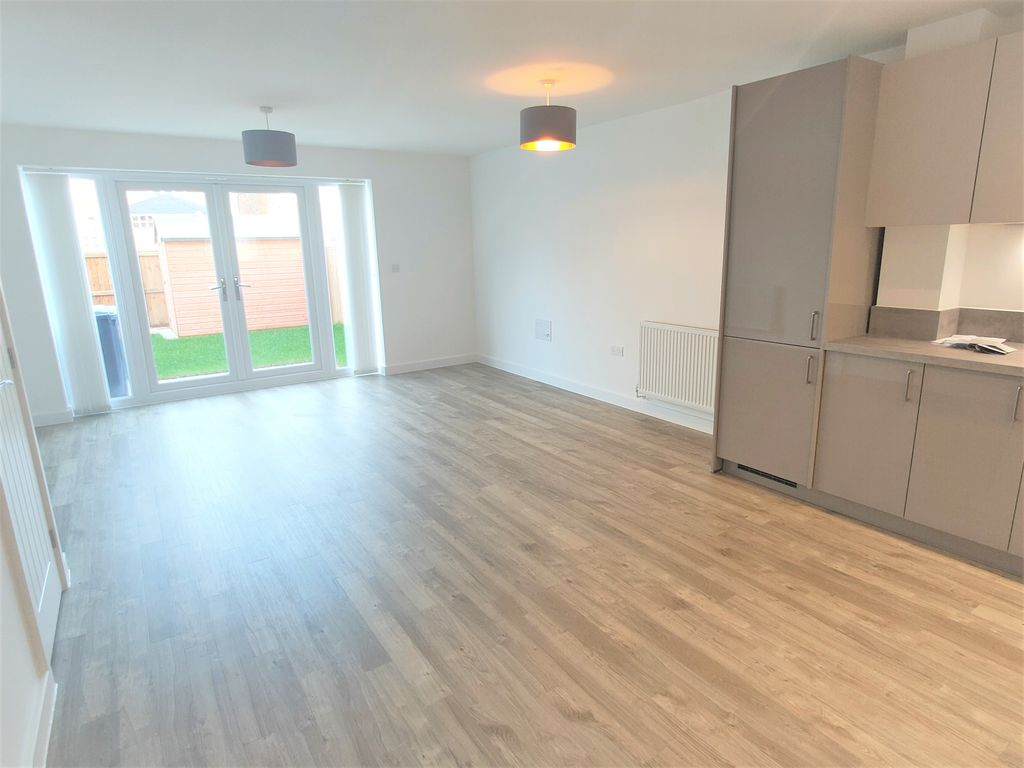 Property photo 2 of 15 Image