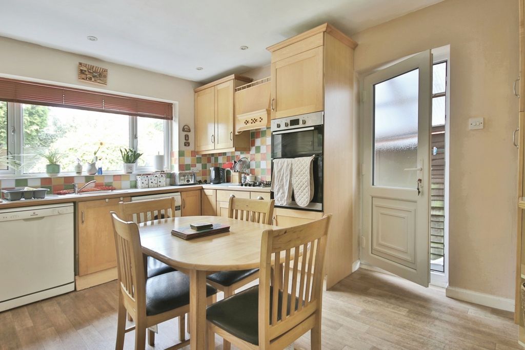 Property photo 2 of 23 4206586