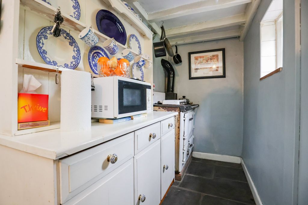 Property photo 3 of 14 Kitchen
