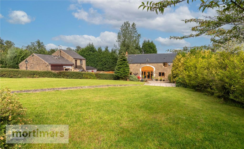 Property photo 2 of 33 Garden