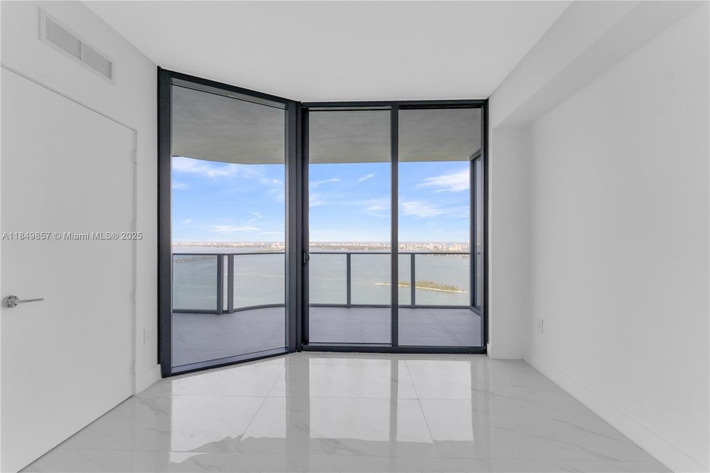 Property photo 2 of 40 <Alttext/>