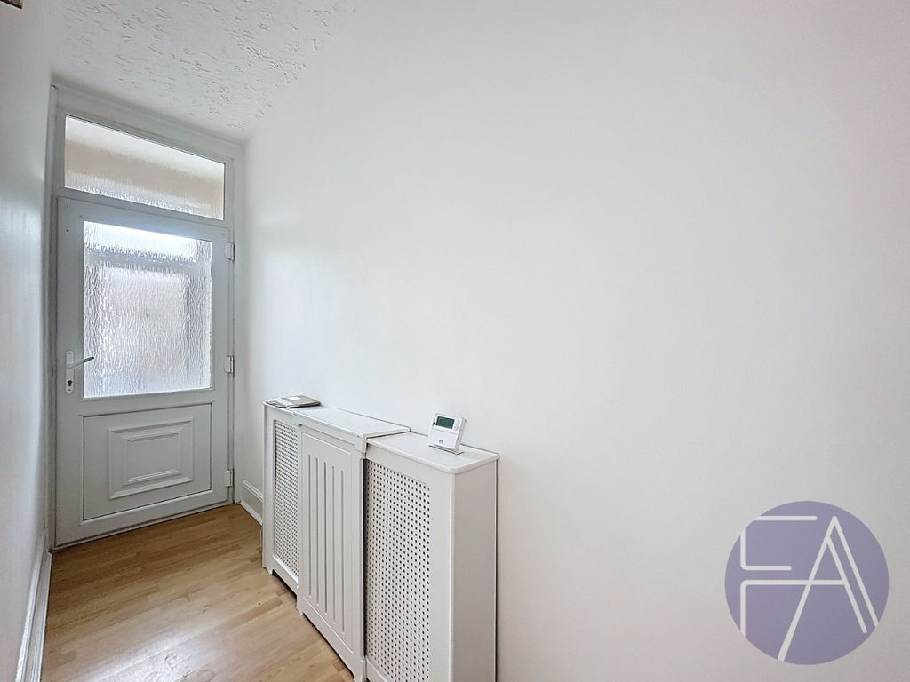 Property photo 3 of 21 4466092