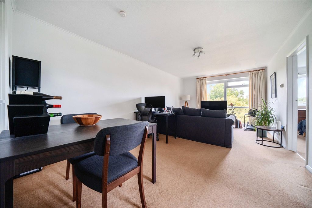 Property photo 3 of 11 Picture No. 02