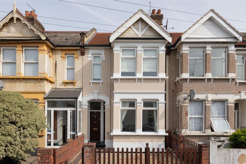 Property photo 1 of 32 Park Avenue, Ig11