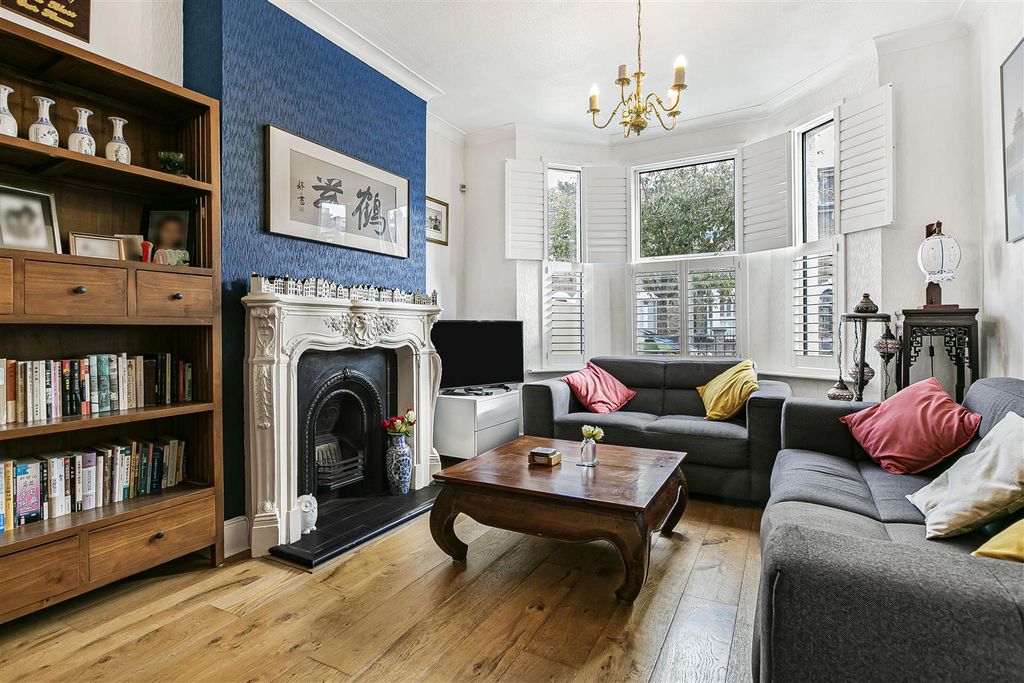 Property photo 2 of 17