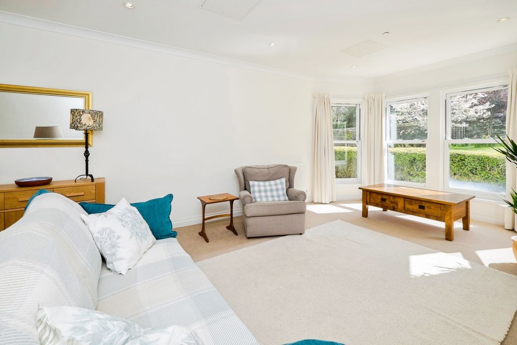 Property photo 2 of 14 Pbox-Img.Jpg