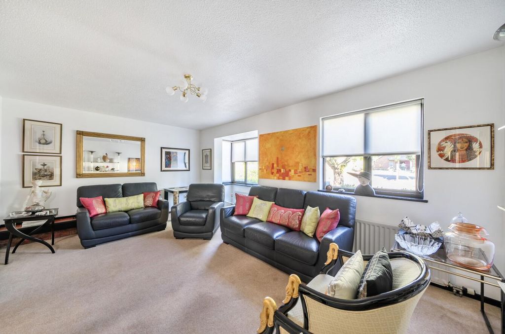 Property photo 2 of 21 Davidson Frost-Wellings, Dfw, Du Cros Drive, Ha7,