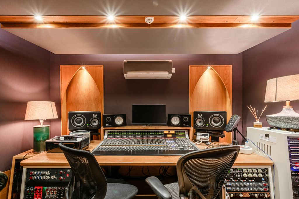 Property photo 3 of 20 Dock St 15 Low Res 9.Jpg