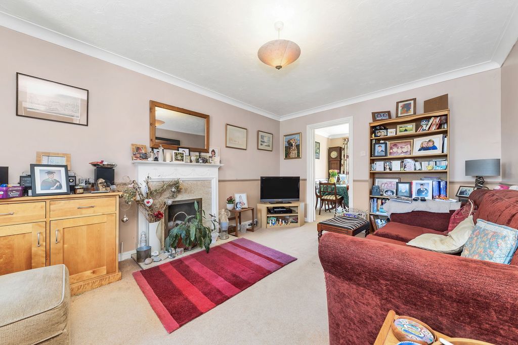 Property photo 2 of 12