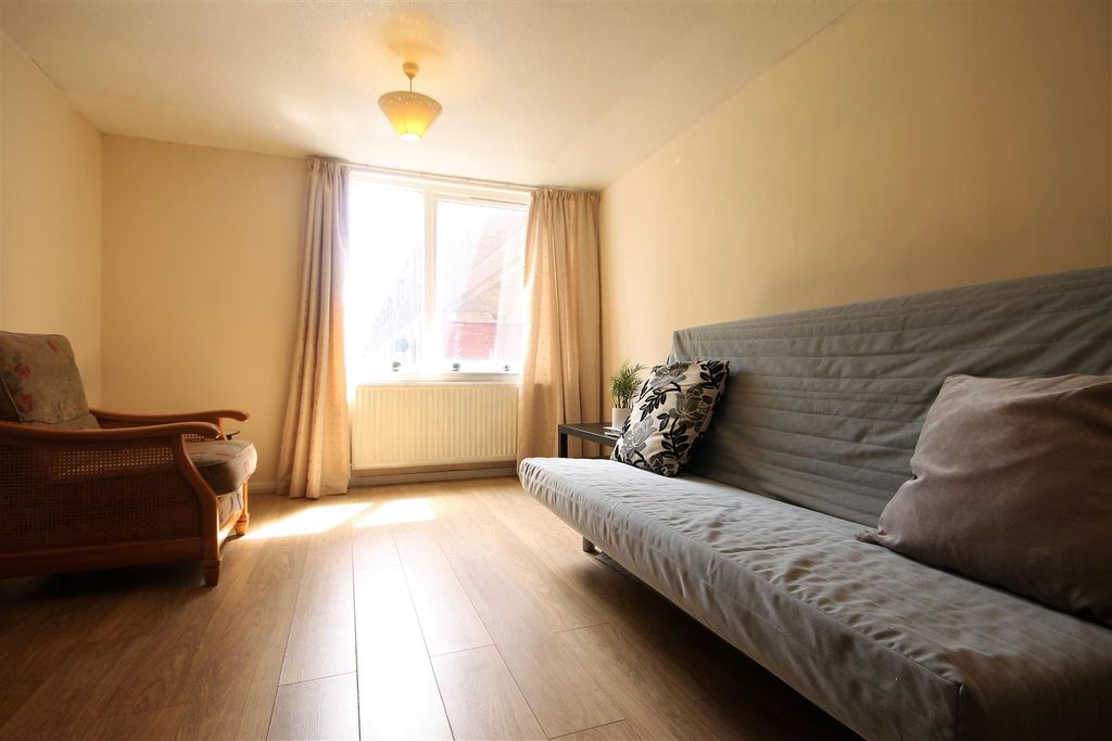 Property photo 1 of 9 5489.Jpg