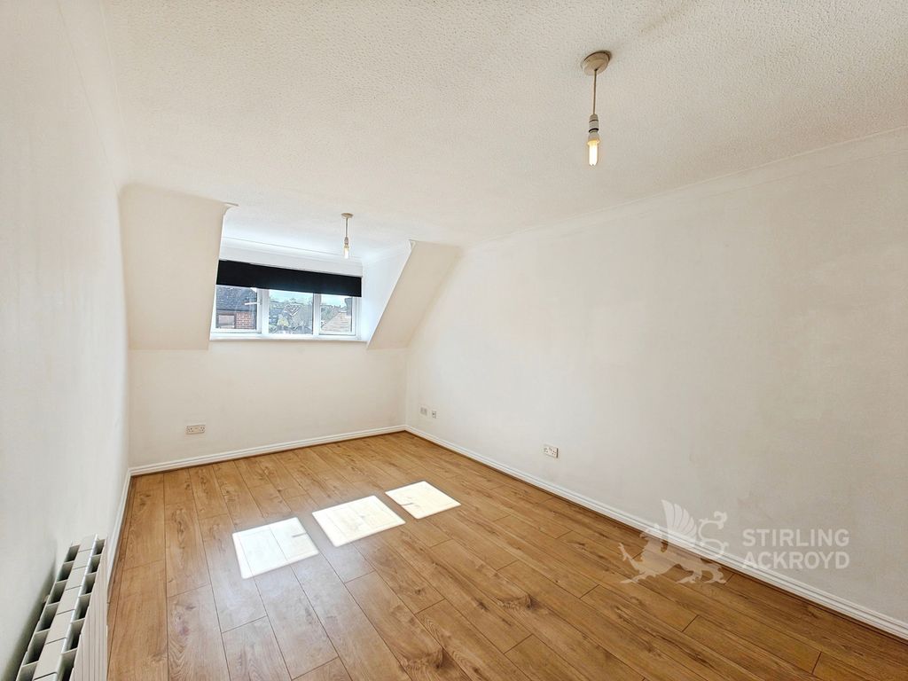 Property photo 3 of 6 Living Room