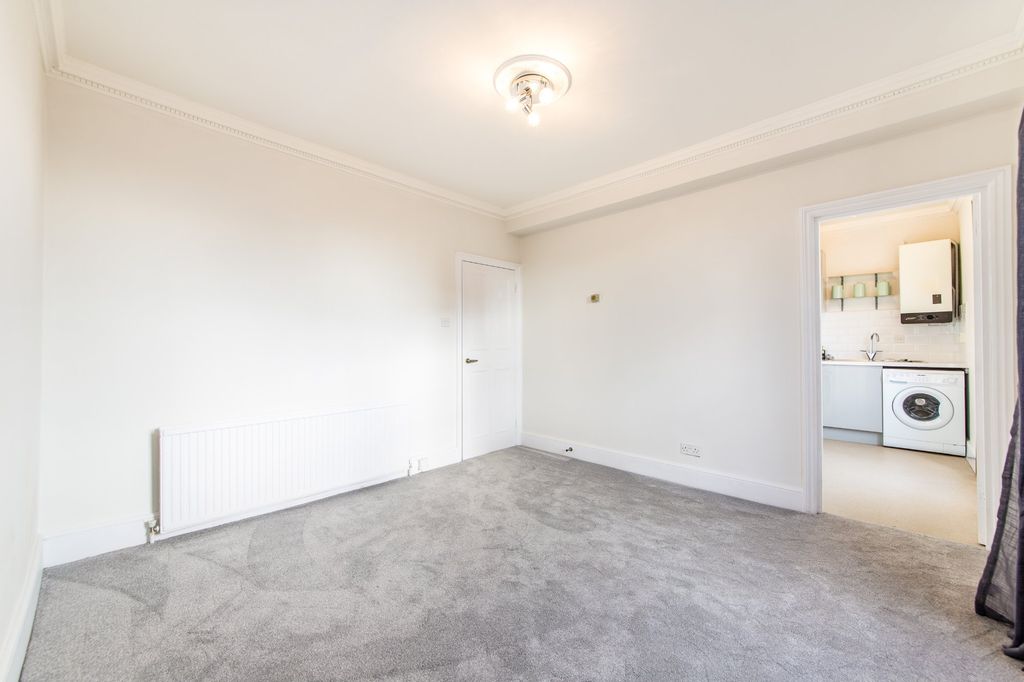 Property photo 2 of 10 Photo 04