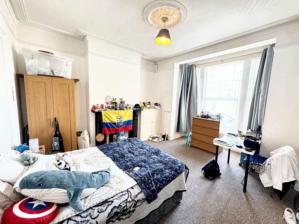 Property photo 3 of 6 Room 1
