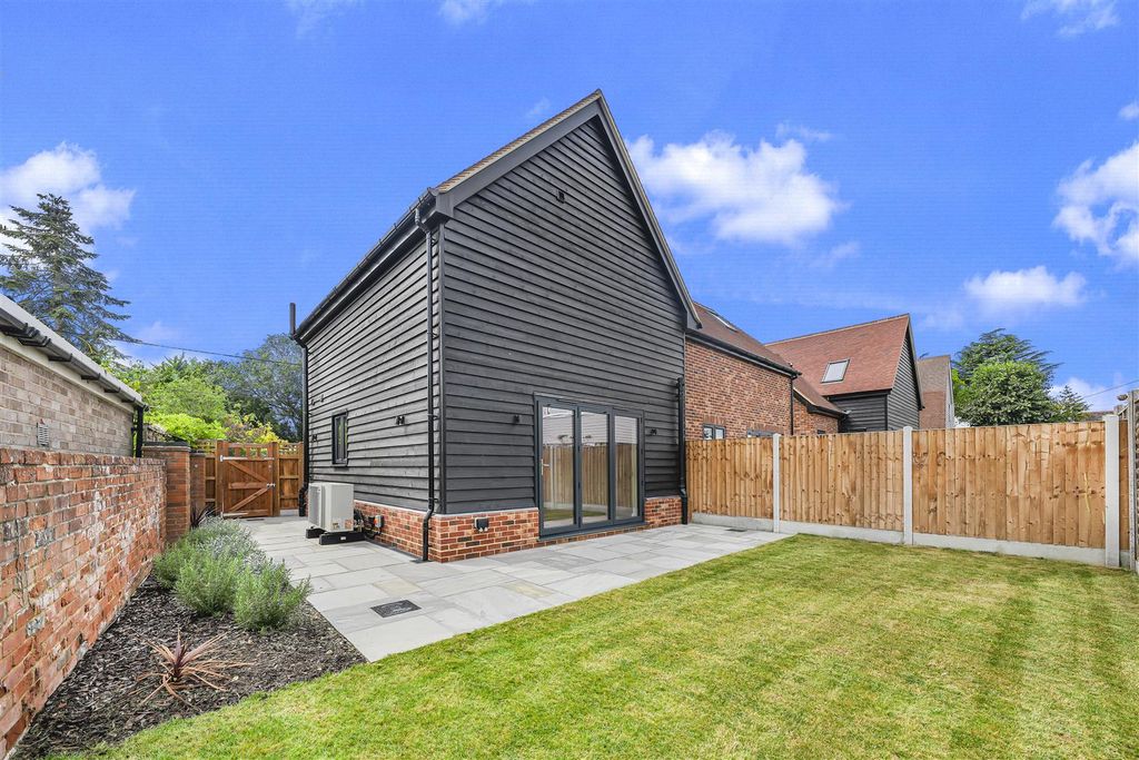 Property photo 2 of 18