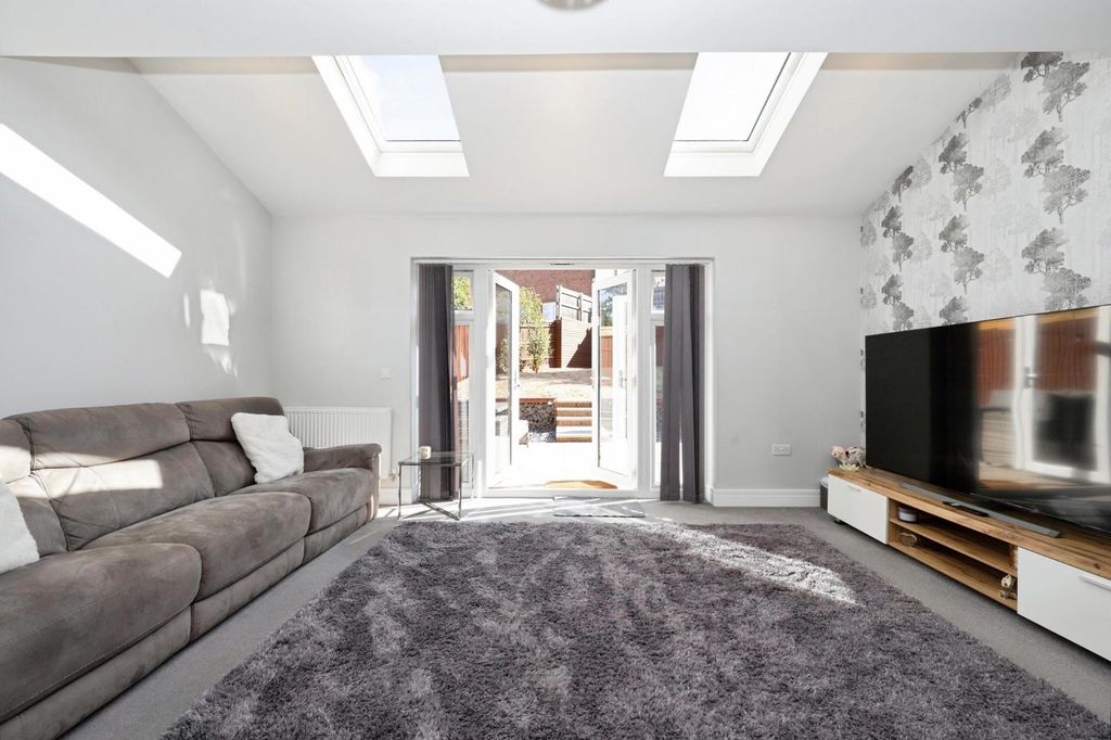 Property photo 1 of 17 Pbox-Img.Jpg