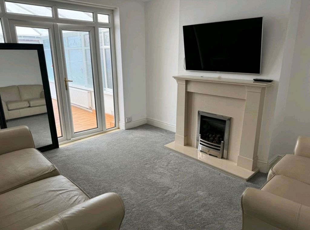 Property photo 1 of 33