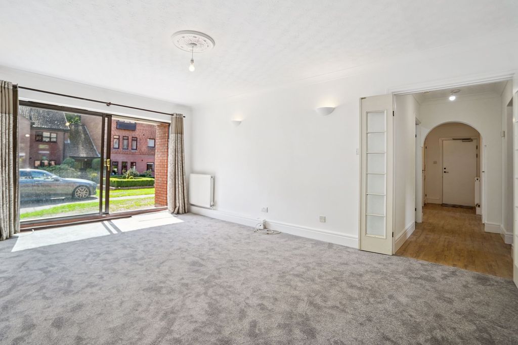 Property photo 3 of 11