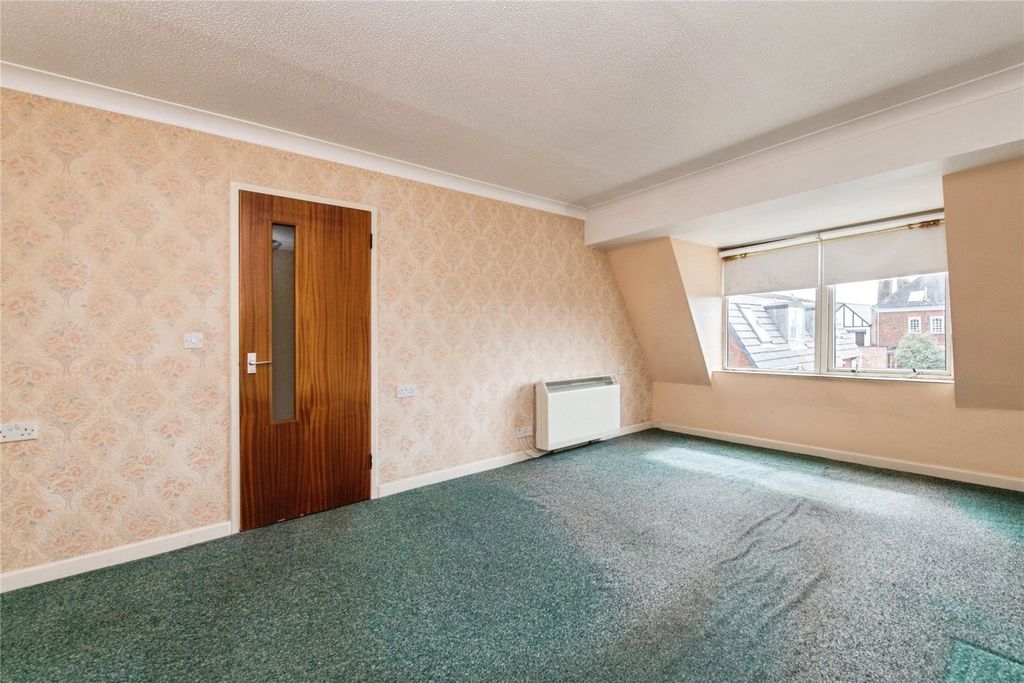 Property photo 2 of 8 Picture No. 12