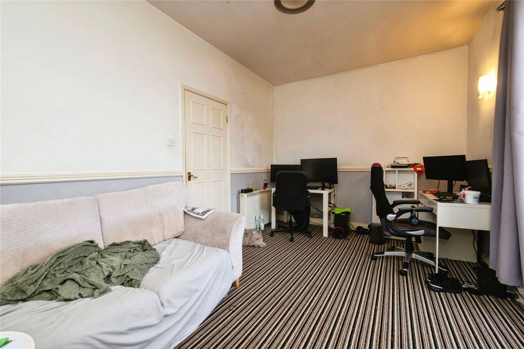 Property photo 3 of 10 Picture No. 06