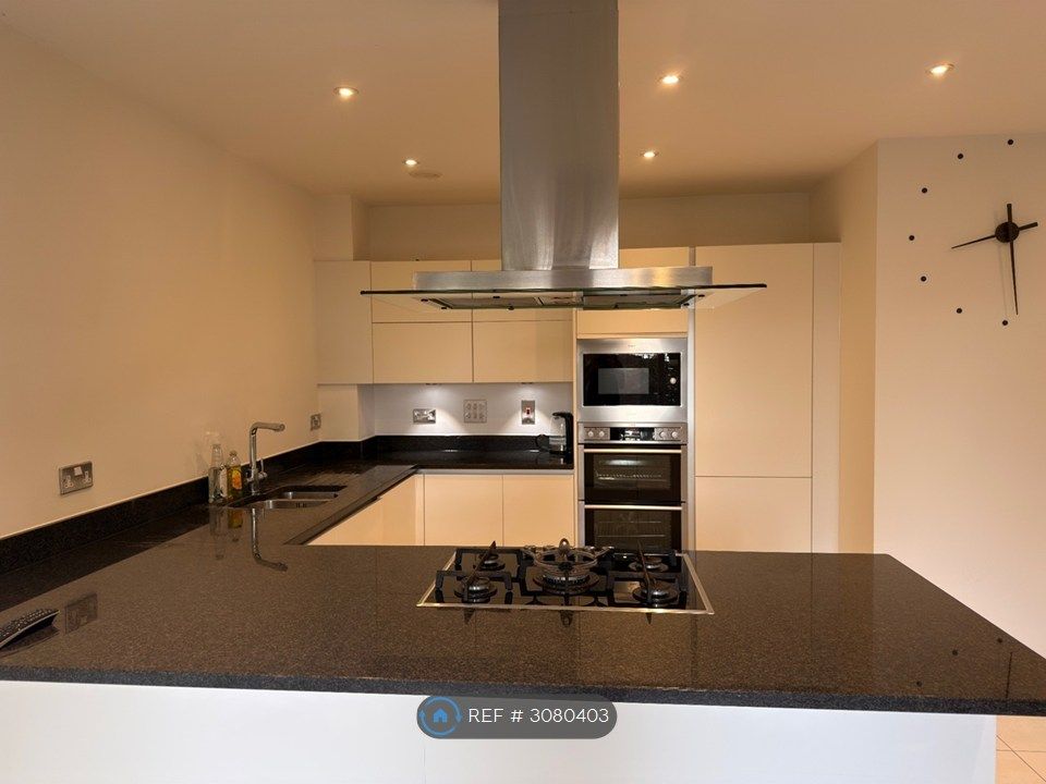 Property photo 2 of 25