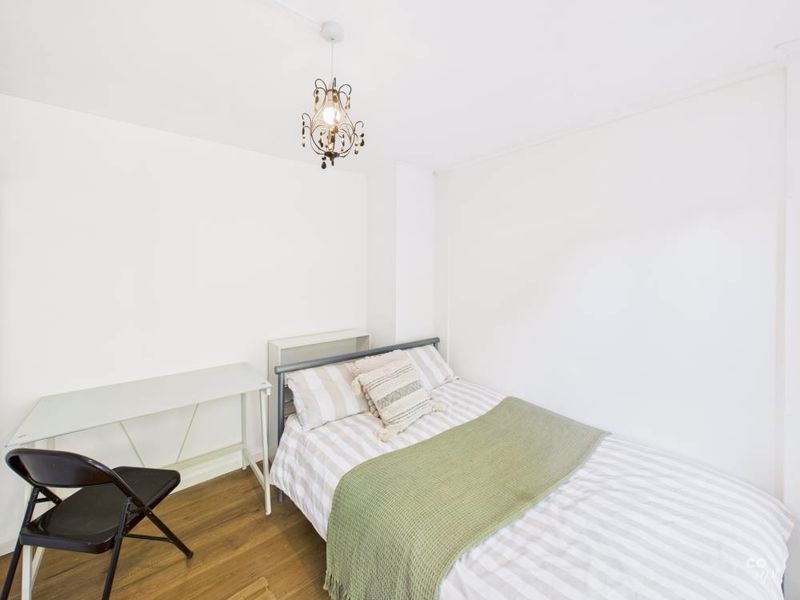 Property photo 2 of 13 Bedroom