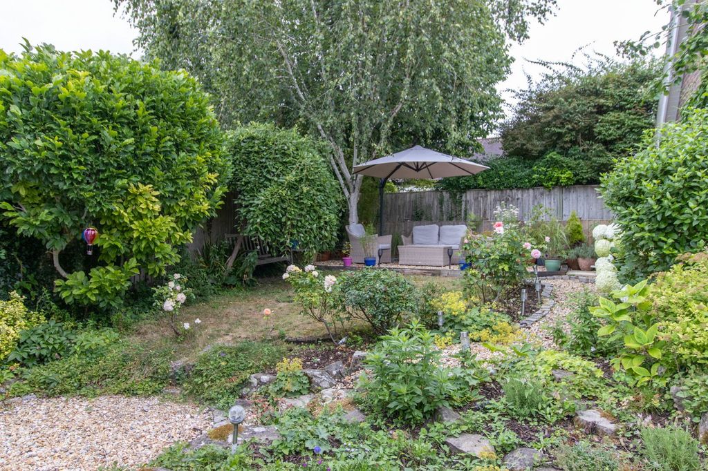 Property photo 2 of 22