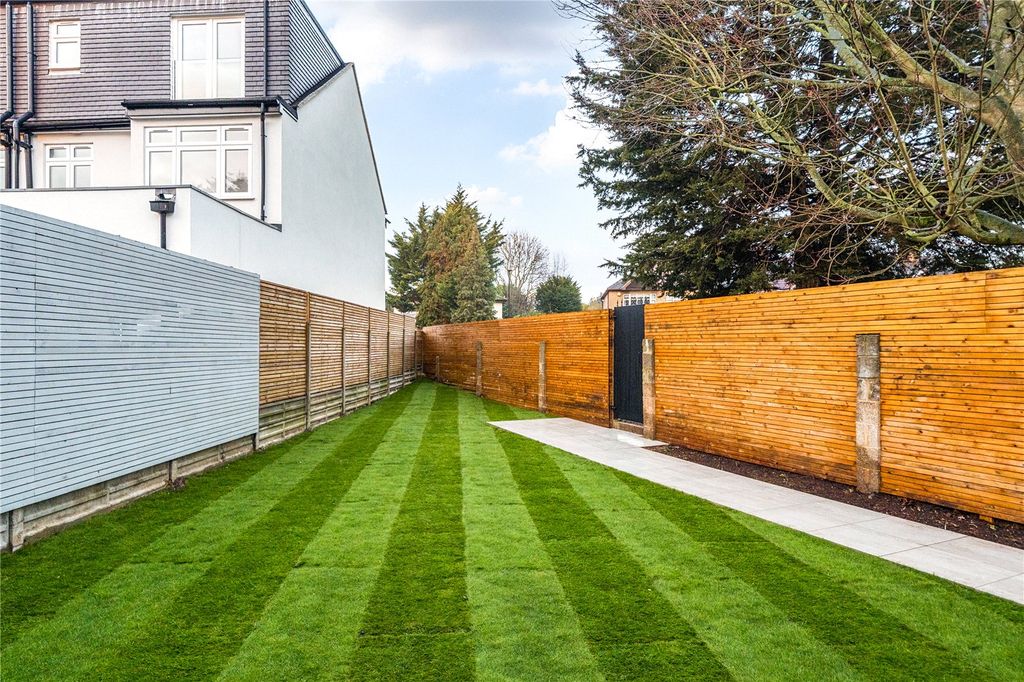 Property photo 2 of 19 Picture No. 10