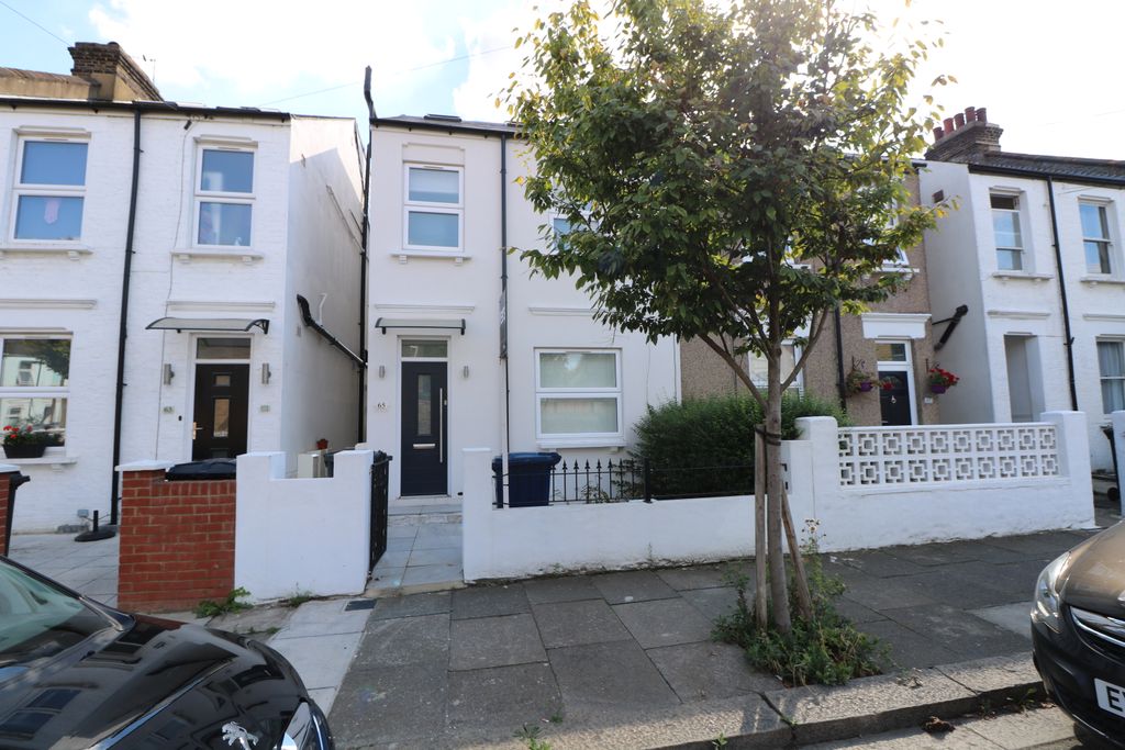 Property photo 1 of 28