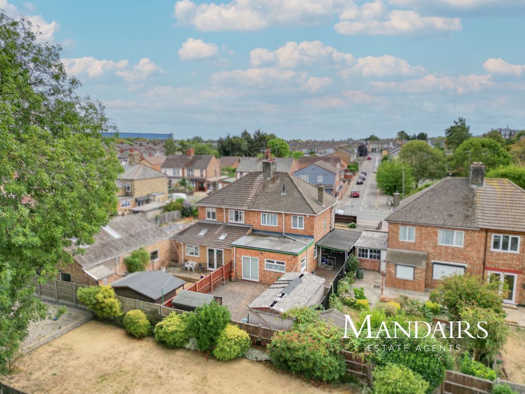 Property photo 2 of 33