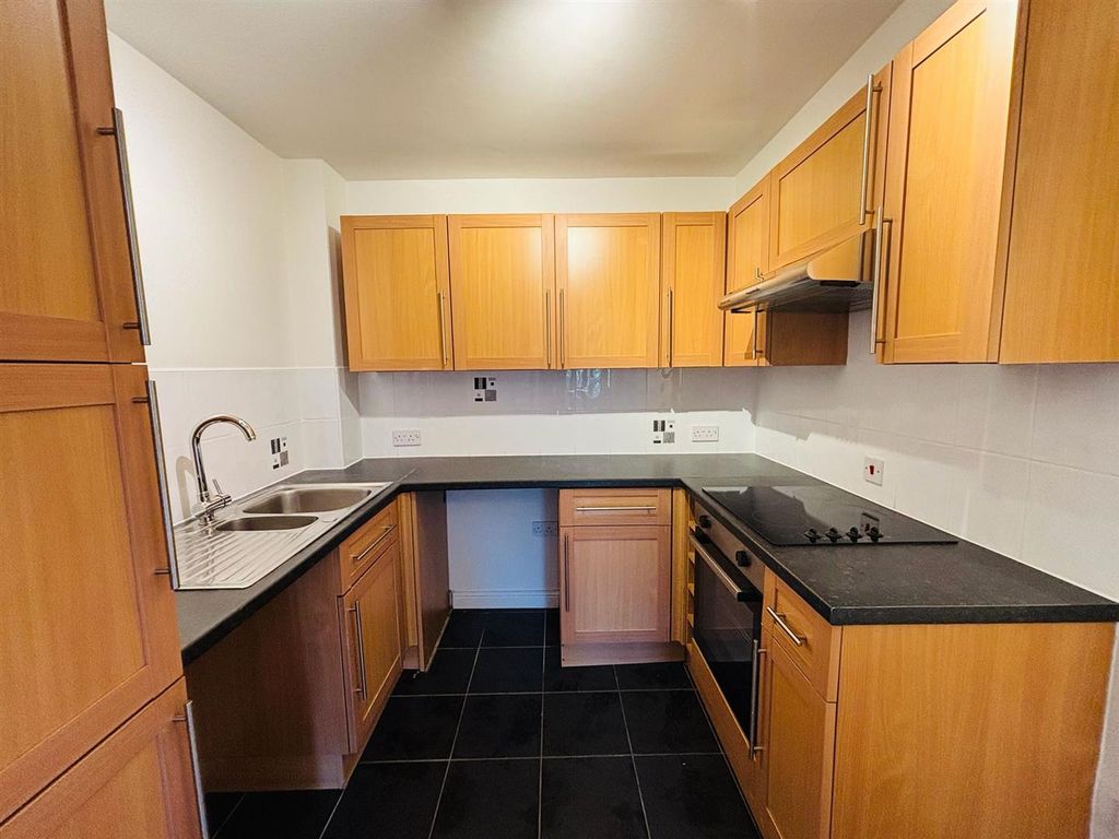 Property photo 3 of 14 Kitchen Area: