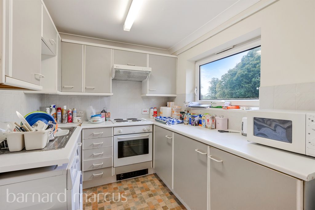 Property photo 3 of 9