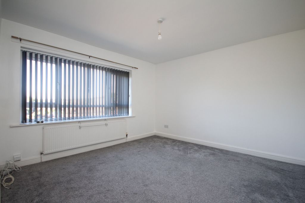 Property photo 2 of 11 Lounge