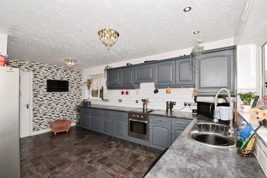 Property photo 3 of 27 Pbox-Img.Jpg