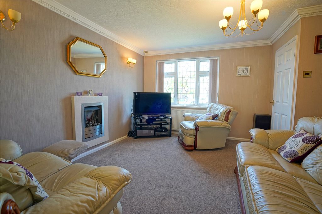 Property photo 2 of 18 Picture No. 14