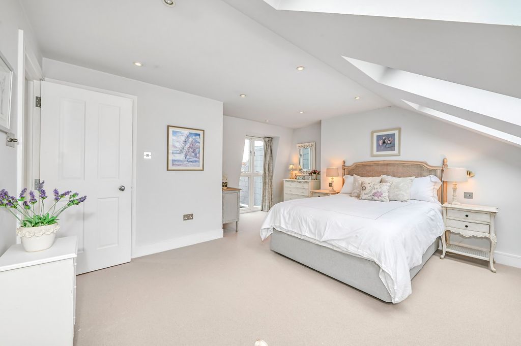 Property photo 2 of 10 Picture No. 42