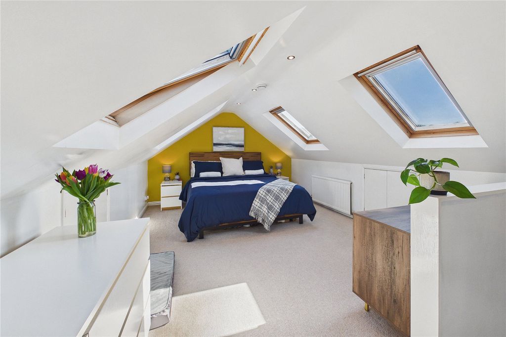 Property photo 3 of 16 Picture No. 32