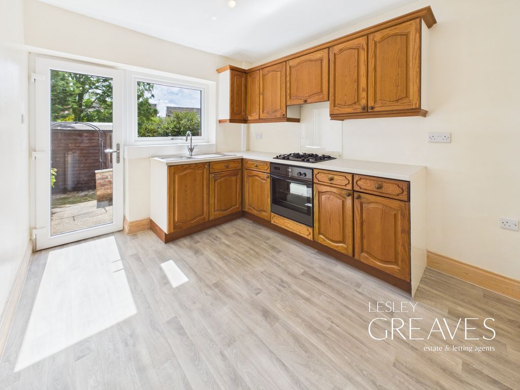 Property photo 3 of 21 Kitchen