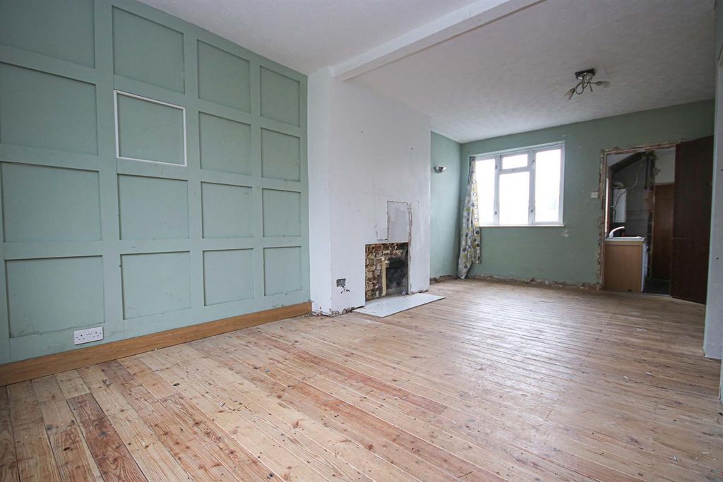 Property photo 2 of 10 Img_4729 Lvg.Jpg