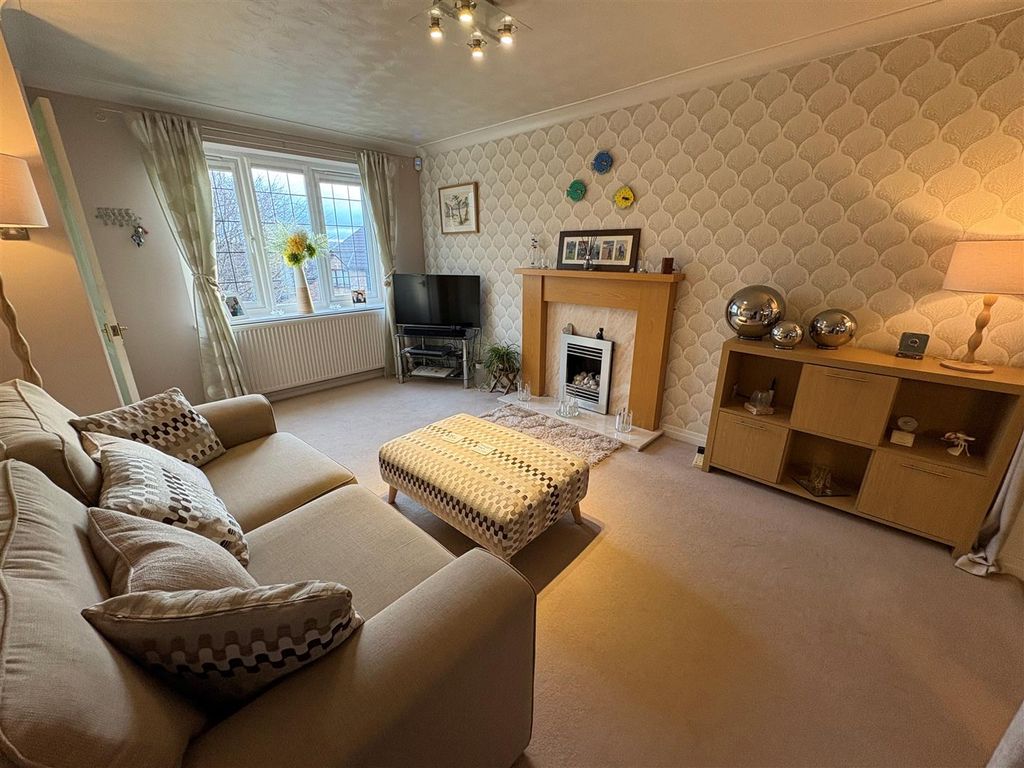 Property photo 2 of 21