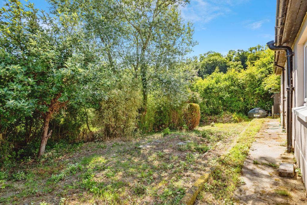 Property photo 3 of 17 Photo