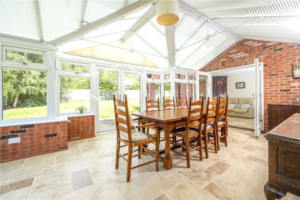 Property photo 3 of 14 Conservatory