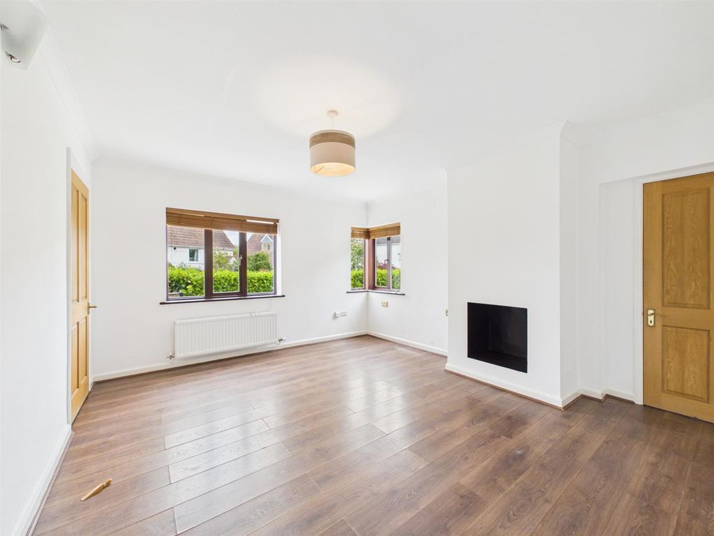 Property photo 3 of 13 Sitting Room