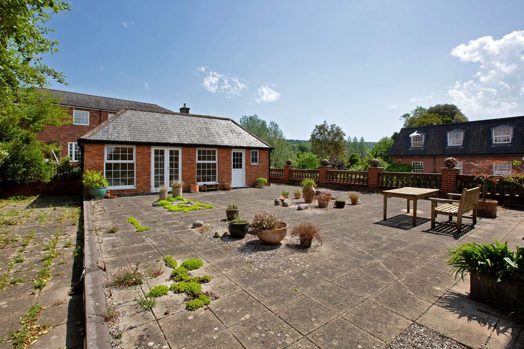 Property photo 3 of 50