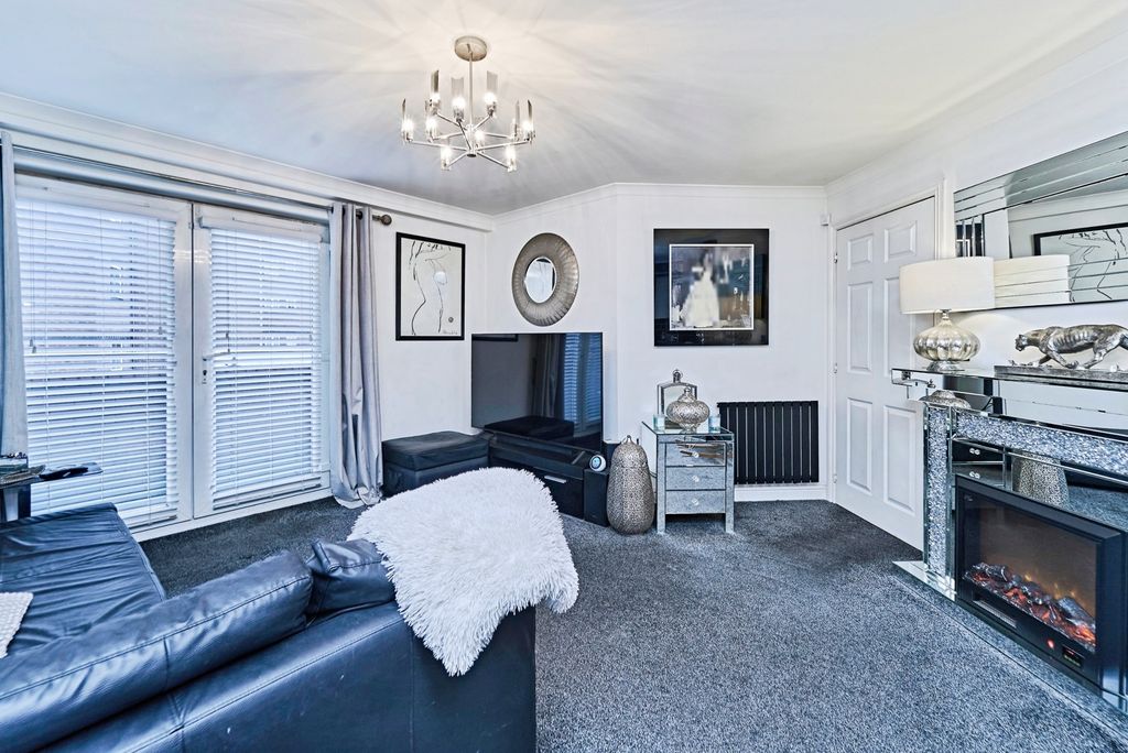 Property photo 2 of 10 Pbox-Img.Jpg