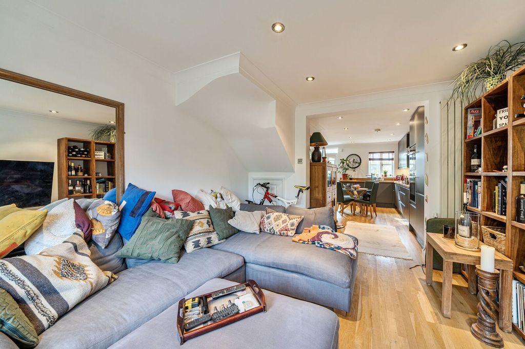 Property photo 2 of 12