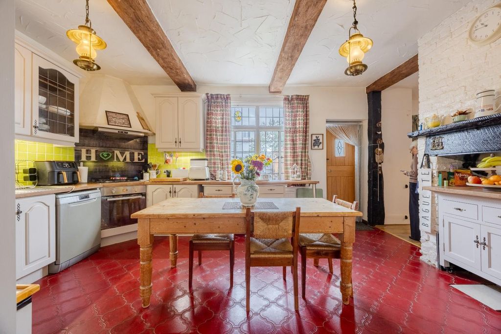 Property photo 2 of 32 Kitchen