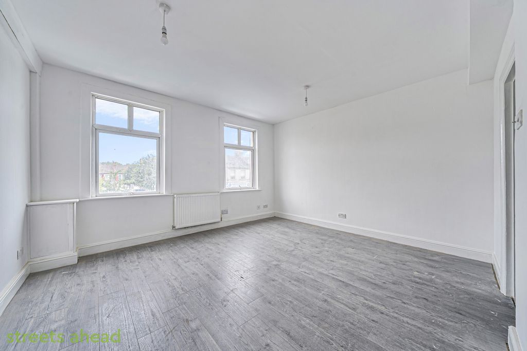 Property photo 2 of 5 6B41724A-d0F0-440...
