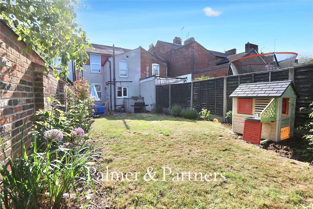 Property photo 2 of 21 Picture No. 03