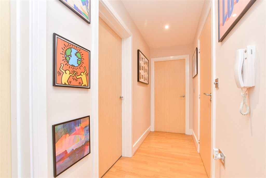 Property photo 3 of 13 Entrance Hall