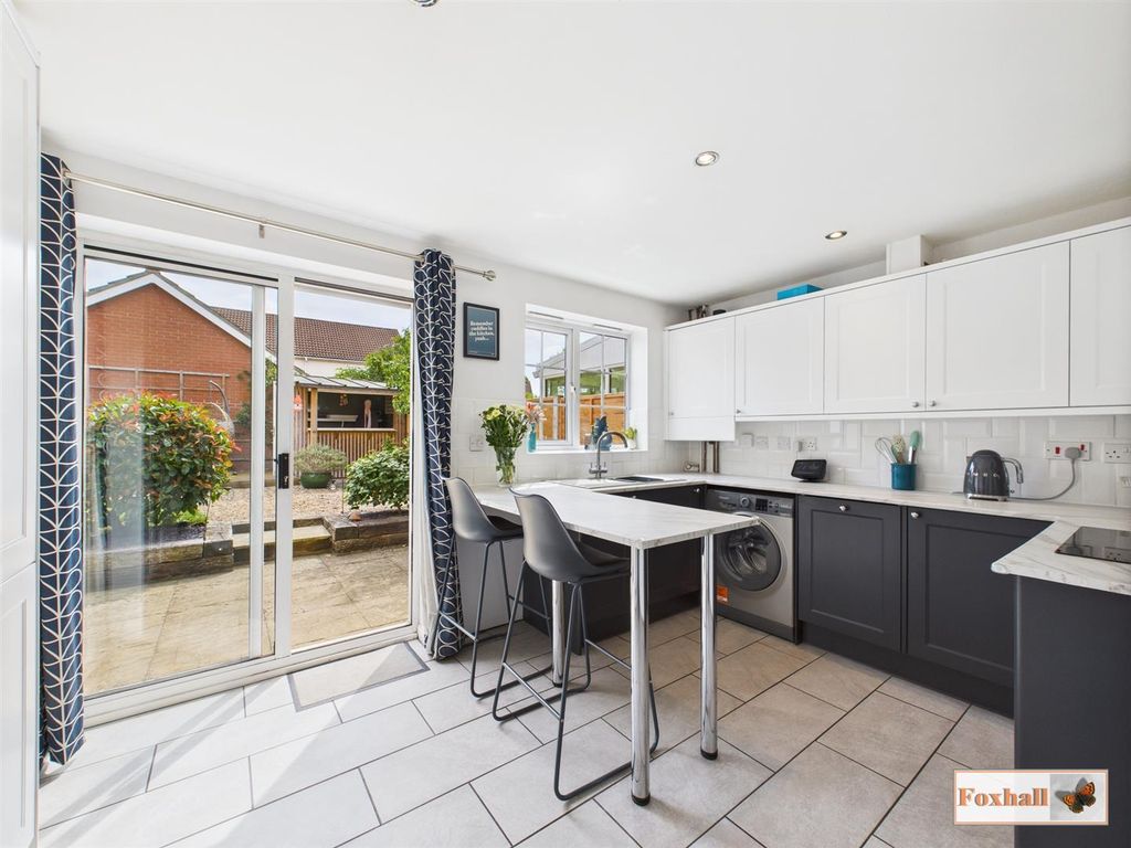 Property photo 2 of 17 Kitchen/Breakfast Room
